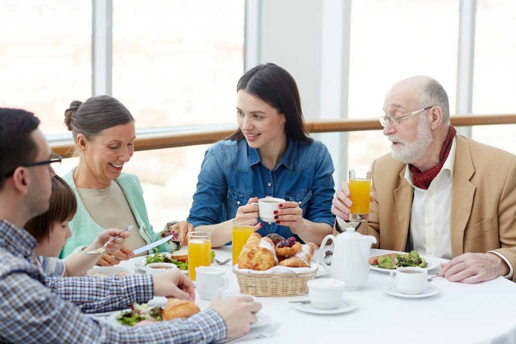 The Role of Social Dining in Senior Nutrition for Aging Well